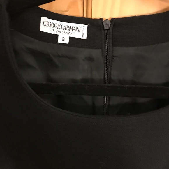 Slippers and a dress - Picture 7 of 8